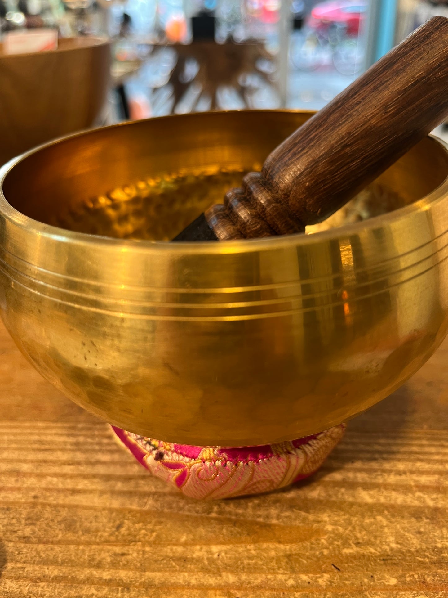 Bol chantant tibétain 12 cm avec maillet et coussin