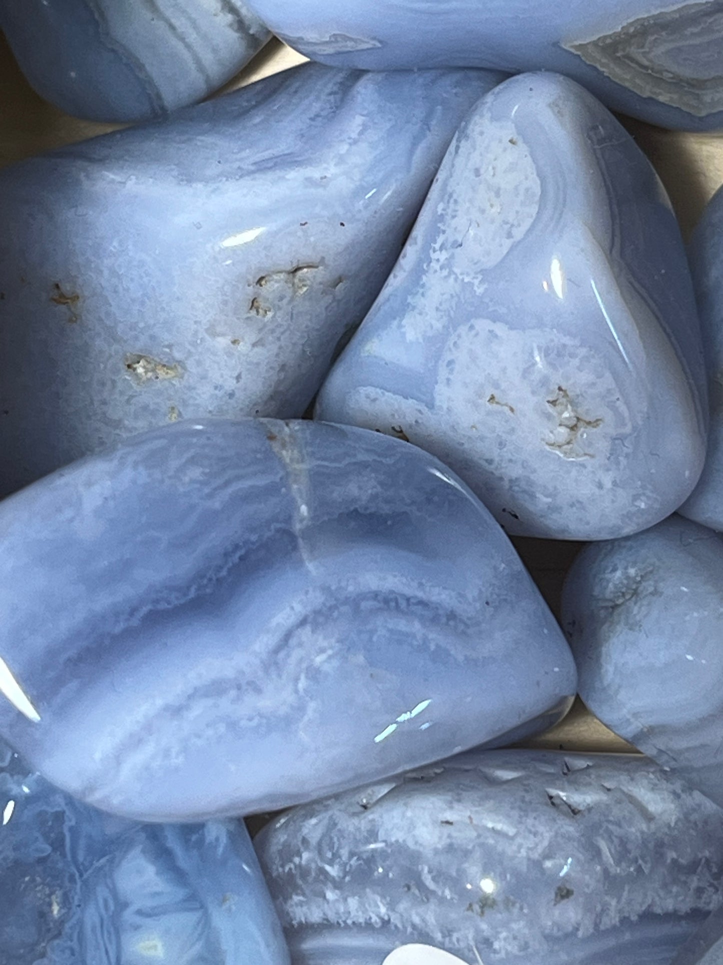 Calcédoine AAA Taille « M » Pierre de positivité