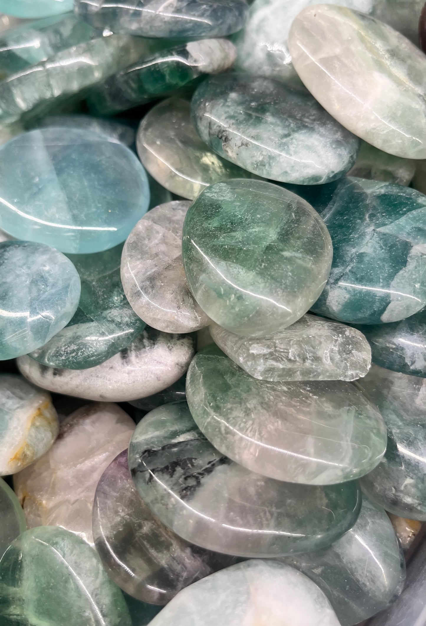 Galet plat en Fluorite verte