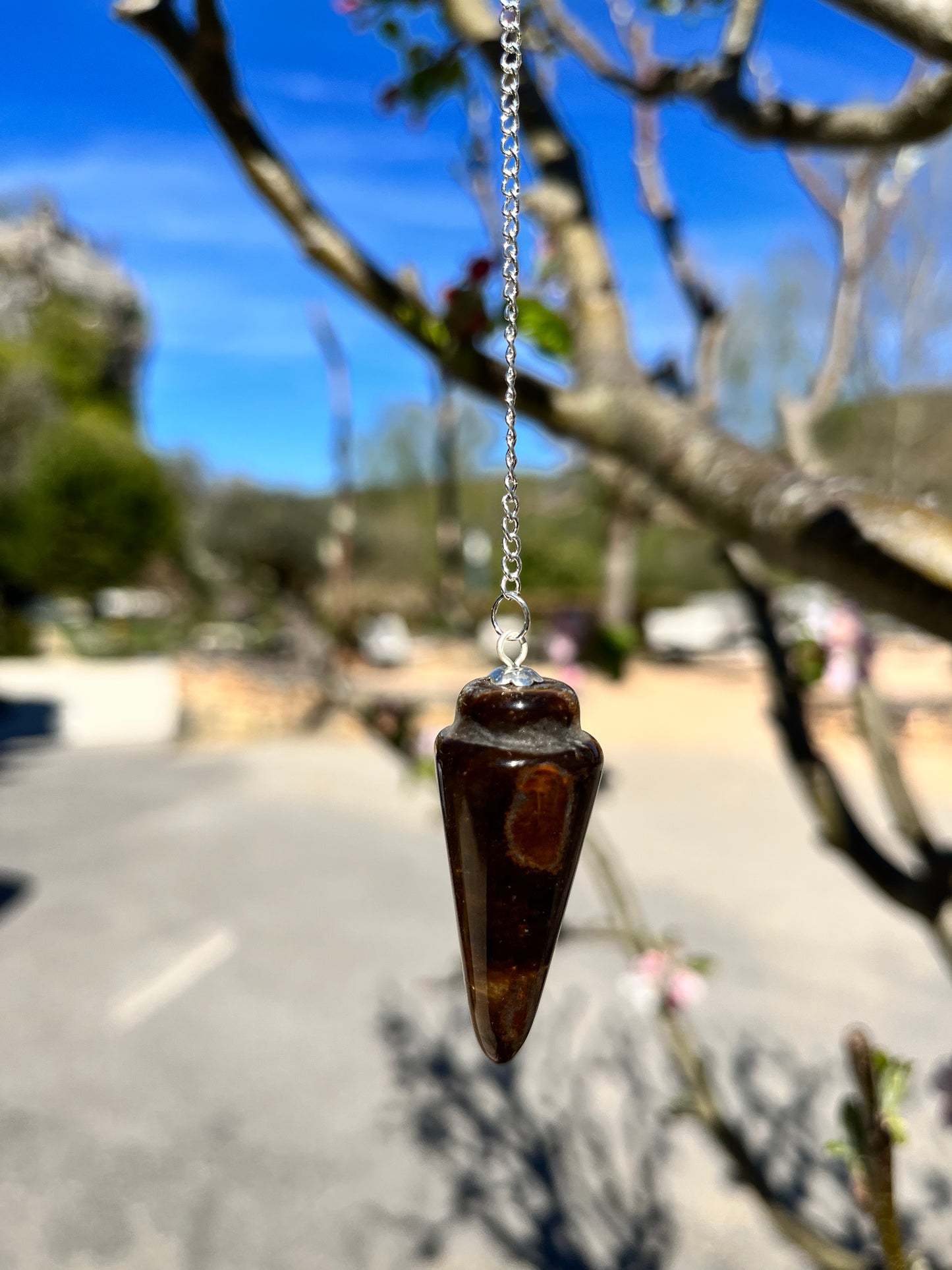 Pendule pointe en pierre naturelle