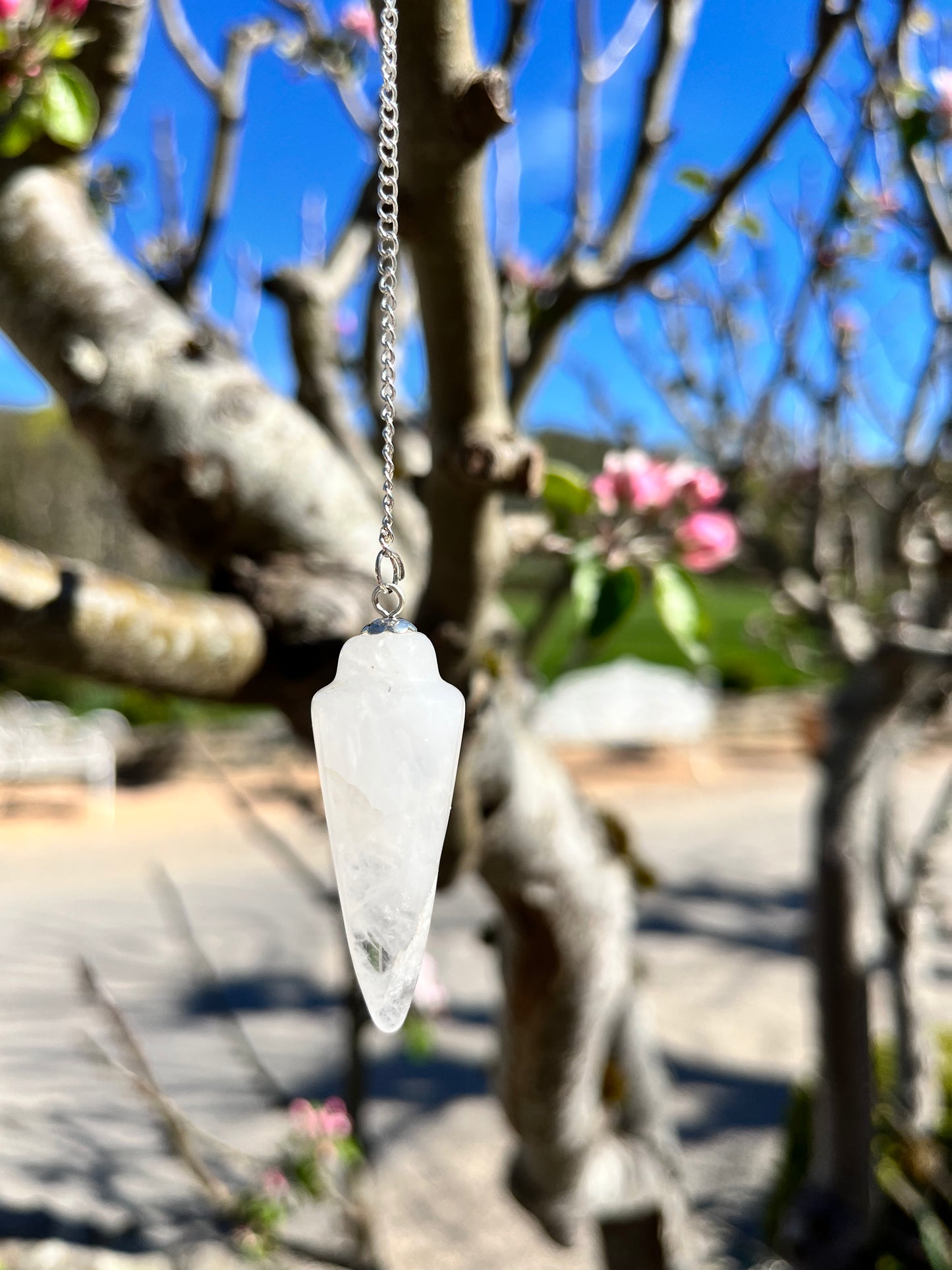 Pendule pointe en pierre naturelle