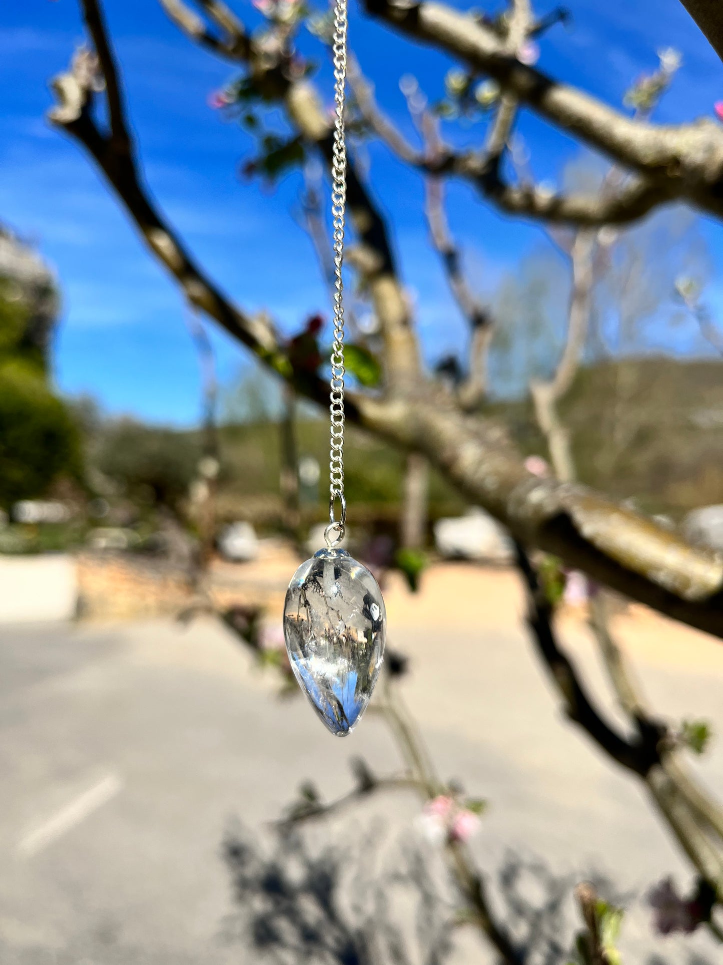 Pendule pointe arrondie en pierre naturelle