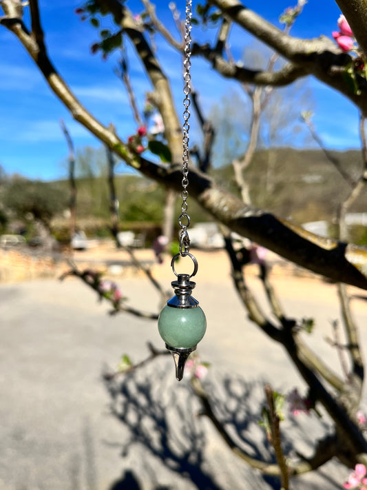 Pendule divinatoire en pierre naturelle